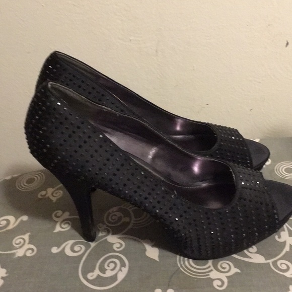 Cute heels for a fun night out, barely used! - Picture 1 of 4
